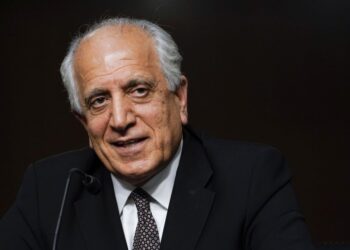 خلیلزاد: هیچا فکر نه شو کولی چې غني به تښتي