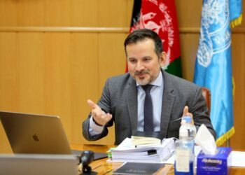 د احمدي همکارانو له هاروارډ پوهنتون د هغه ګوښه کول غوښتي
