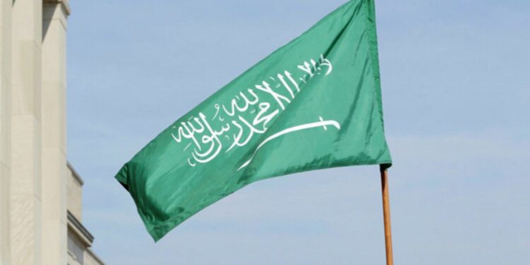 سعودي، افغانستان سره د مرستې لومړنۍ محموله پاکستان ته لېږلې