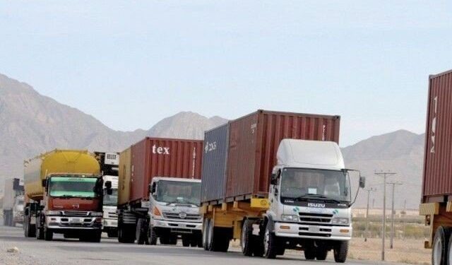 پاکستان: افغانستان ته صادراتو کې کموالی راغلی دی