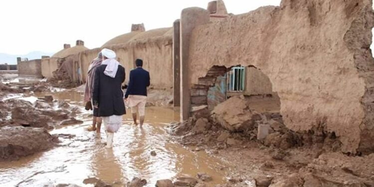 افغانستان کې سیلابونو ۱۱ کسان مړه کړي دي