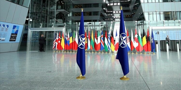 اوکراین؛ د ناټو د بهرنیو چارو وزیران بېړنۍ غونډه کوي