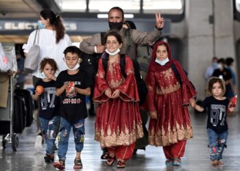 امریکا ته تللي زرګونه کسان د دایمي اوسېدو په شرایطو برابر نه دي