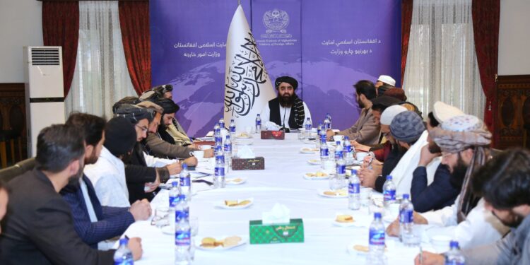 متقي: د نظام او رسنیو ترمنځ همکاري باید لا پراخه شي
