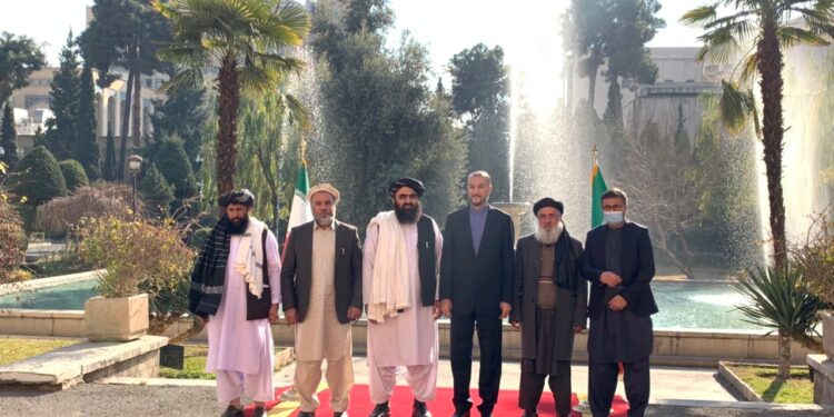 ایران او افغانستان د دوه اړخیزو اړیکو پر پراختیا ټینګار کړی