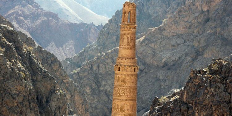 سیمه ییز چارواکي: د جام منار د نړېدو خبرونه ناسم دي