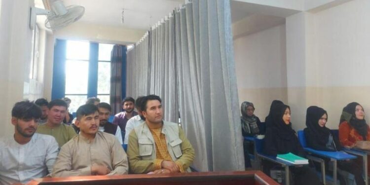 امربالمعروف وزارت: د نجونو د زده کړو پر وړاندې هیڅ خنډ نشته