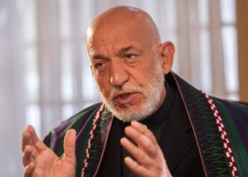 حامد کرزي د پوهنتونو د بیا پیل هرکلی وکړ
