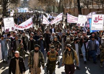 نړیوال ديپلوماتان او بشرپالان: امریکا دې د افغانستان ټوله شتمني ازاده کړي