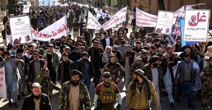 نړیوال ديپلوماتان او بشرپالان: امریکا دې د افغانستان ټوله شتمني ازاده کړي