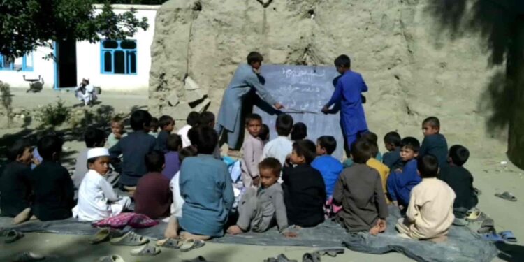 سویډن کمېته: لس زره افغان ماشومانو ته د زده کړې زمینه برابروو