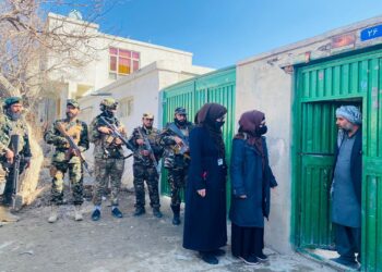 مجاهد: خلک دې وسلې او مهمات په خپله خوښه دولت ته وسپاري