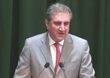 قریشي: داعش سره د مبارزې لپاره باید طا لبانو سره همکاري وشي