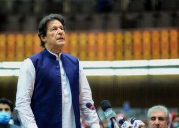د پاکستان لومړی وزیر عمران خان له دندې ګوښه کړل شو