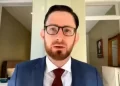 ټام وېسټ: د افغان نجونو ښوونځي دې ژر تر ژره پرانیستل شي