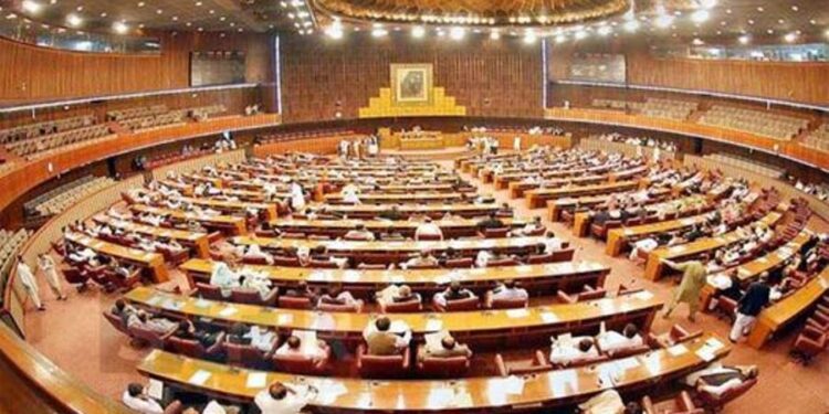 نن په یوولس نیمو بجو د عمران خان برخلیک معلومېږي