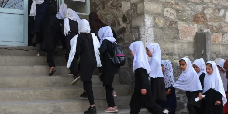 امریکا یو ځل بیا د نجونو پر مخ د ښوونځيو پرانیستلو غوښتنه کړې
