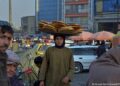 امریکا د شتمنیو په کنګل کولو افغانانو ته ډله ییزه جزا ورکوي