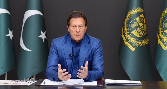 عمران خان: امریکا نور نه غواړي چې زما حکومت دوام وکړي