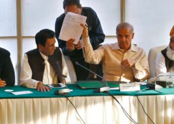 پاکستان کې مخالف ګوندونه: عمران خان بغاوت کړی سزا یې عمري بند یا اعدام دی