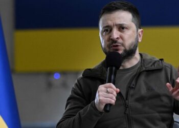 زلینسکي: د جګړې پای ته رسولو لپاره پوتین سره خبرو ته چمتو یم