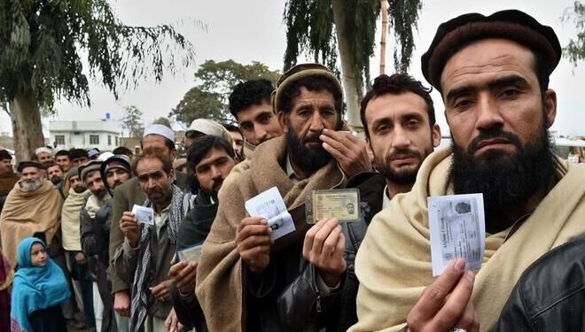 پاکستان: تر دې ډېر افغانان د کډوالو په توګه نه منو