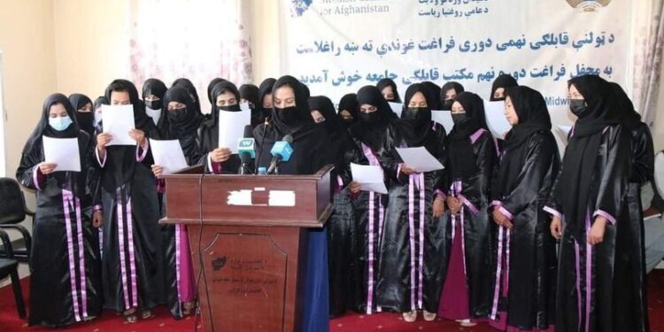 د سویډن کمېټې په مرسته په وردګو کې ۲۵ قابلې فارغې شوې دي