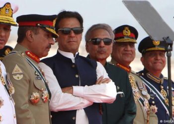 پاکستاني حکومت د عمران خان د نیولو امر کړی دی