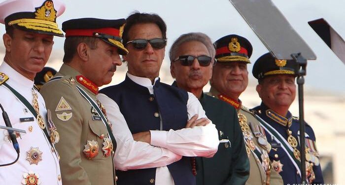 پاکستاني حکومت د عمران خان د نیولو امر کړی دی