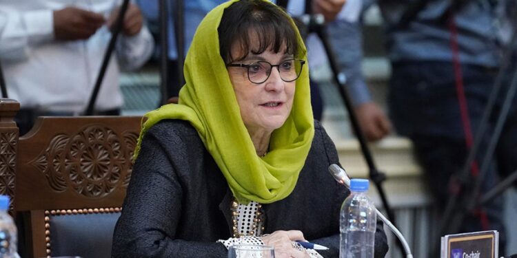 دیبورا لاینز: د نوي سرپرست حکومت سره به هېوادونه همکارۍ ته راوبولم