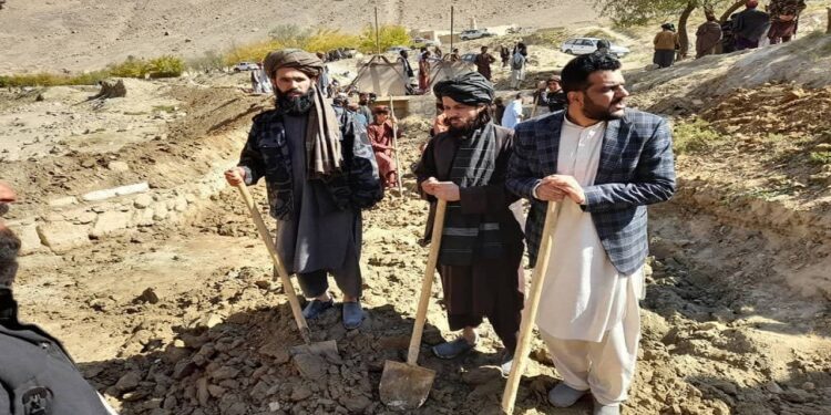 ننګرهار کې هم د کار په بدل کې د غنمو وېش پیل شوی