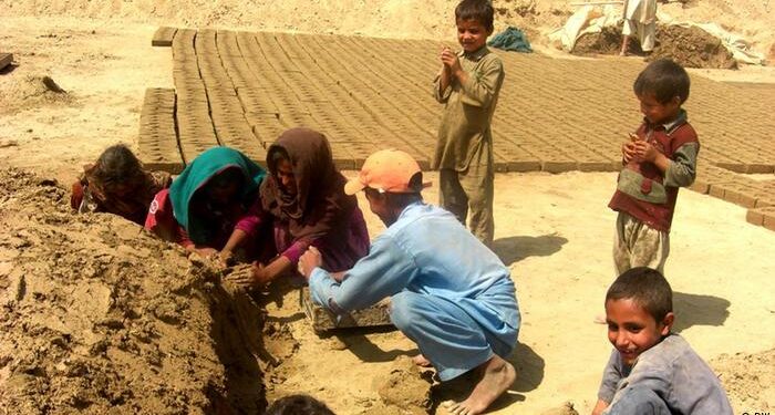 په نړیواله کچه د کارګرو ماشومانو شمېر ډېر شوی دی
