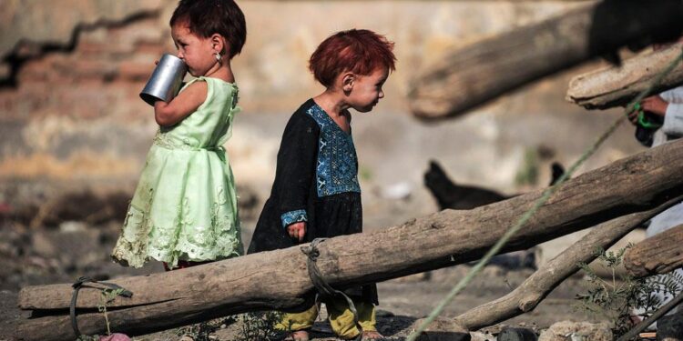 افغانستان کې د بشري ناورین د پای څرک نه ښکاري
