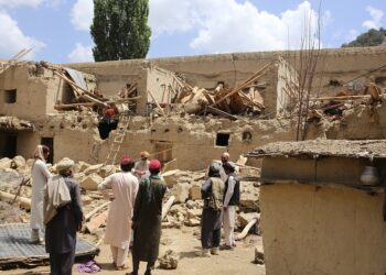 چین : نړیواله ټولنه دې له افغانستان سره زیاتې مرستې وکړي