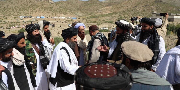 برادر؛ زلزله ځپلو سره د غمشریکي په موخه خوست او پکتیکا ته تللی