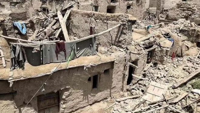 که امريکا غواړي، افغانانو سره مرسته وکړي، نو د افغانستان شتمنۍ دې ازادې کړي