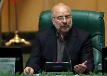 د ایران پارلمان افغانستان کې د ټولګډونه حکومت جوړېدو غوښتنه کړې