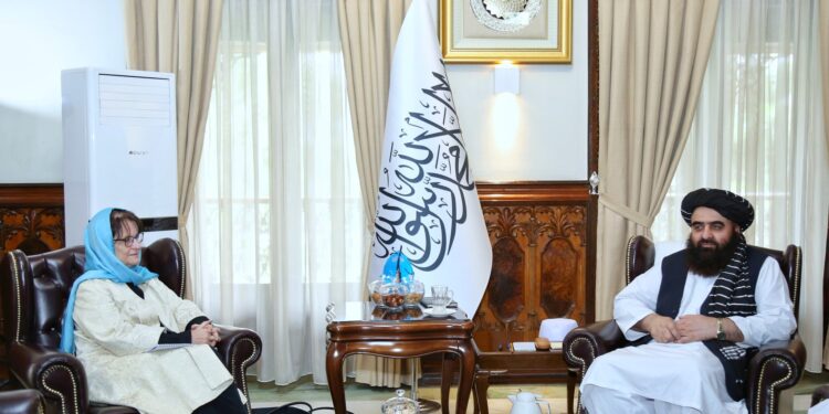 د ملګرو ملتونو ځانګړې استازې له امیرخان متقي سره کتلي