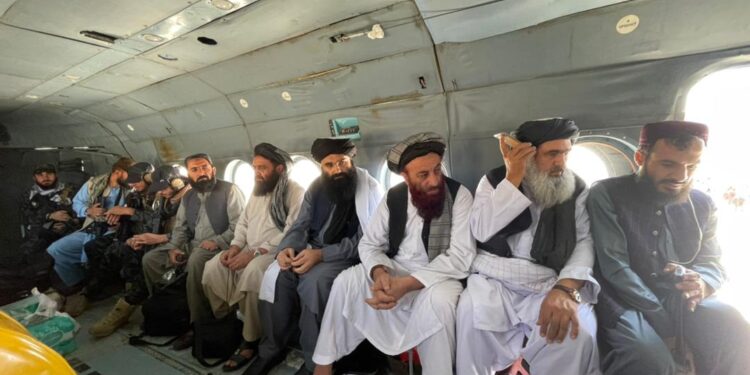حقاني د زلزله ځپلو د لیدنې په موخه پکتیکا ته تللی