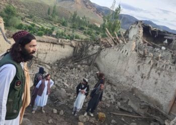 نړیوالې رسنۍ: افغانان د اوړو او غنمو پر ځای بنسټيزو مرستو ته اړتیا لري
