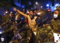 سریلانکا کې لاریونونه؛ ولسمشر د استعفا ژمنه کړې ده