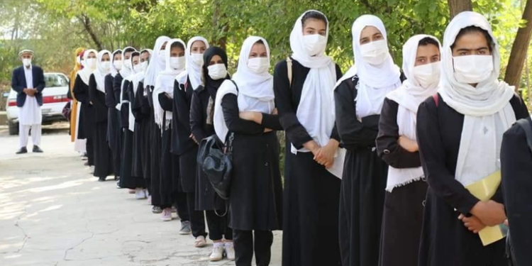 د ا.ا د عالمانو شورا مشر: ډېر ژر به د نجونو ښوونځي پرانیستل شي