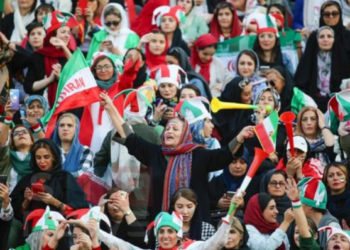 ايران کې ورزشي لوبغالو ته د ښځو پر تګ بنديز لګول شوی