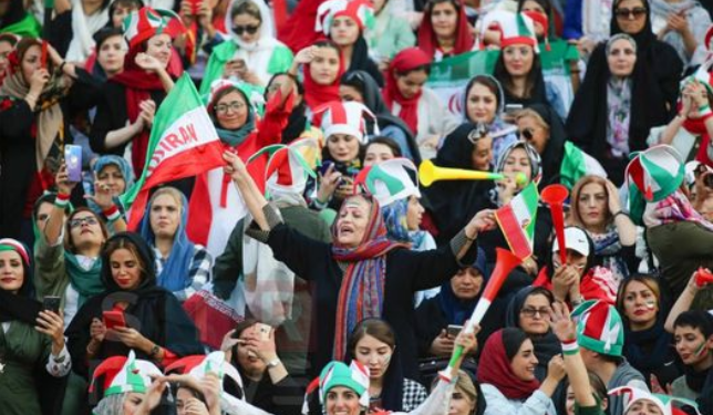 ايران کې ورزشي لوبغالو ته د ښځو پر تګ بنديز لګول شوی