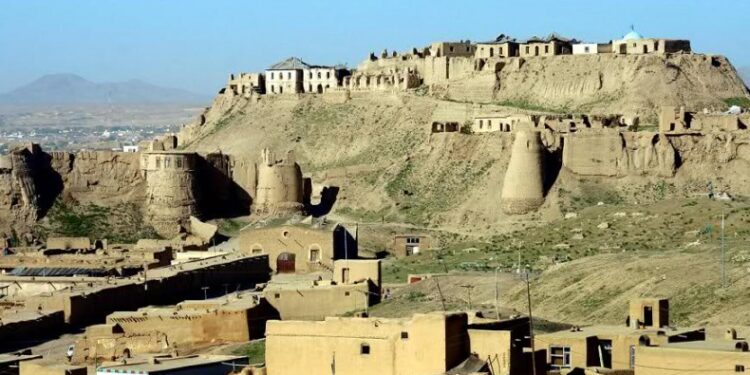 د اغا خان بنسټ د غزني د تاريخي ابداتو په بيارغولو کې مرسته کوي
