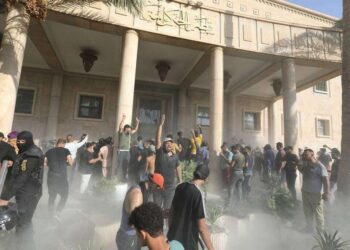 عراق کې د لاریونونو پر مهال ۳۰ تنه وژل شوي دي