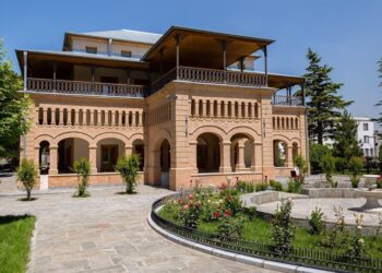 متقي: پر تېر حکومت مو د ازبکستان پور خلاص کړی دی