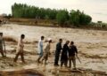 افغان حکومت: م.م دې له سیلاب ځپلو سره مرسته وکړي