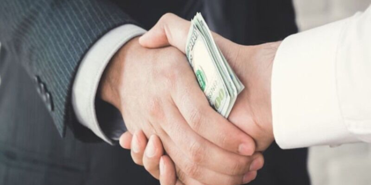 د سولې انستیتوت: اداري فساد د تېر حکومت د چپه کېدو ستر لامل و