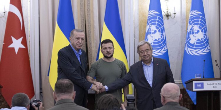 ګوتریش، اردوغان او زلینسکي د اوکراین په اړه خبرې پیل کړي